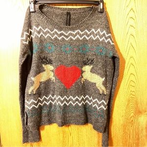 Aeropostale Sweater S/P Deer Heart Flowers Gray Small Split Side Hem Acrylic